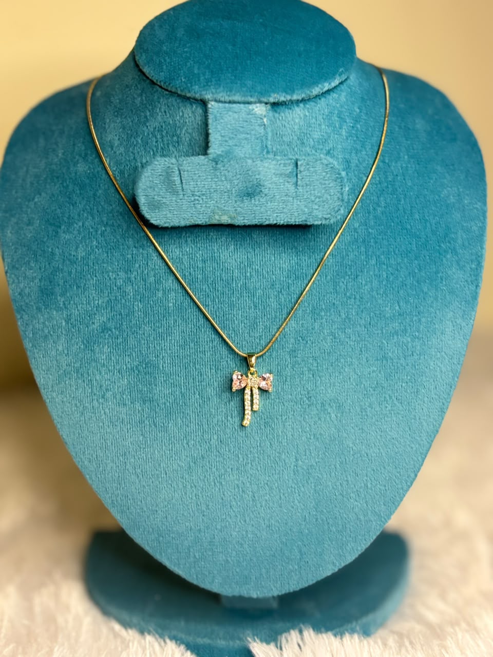 single pendant chain