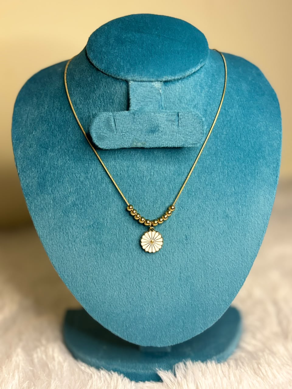 single pendant chain