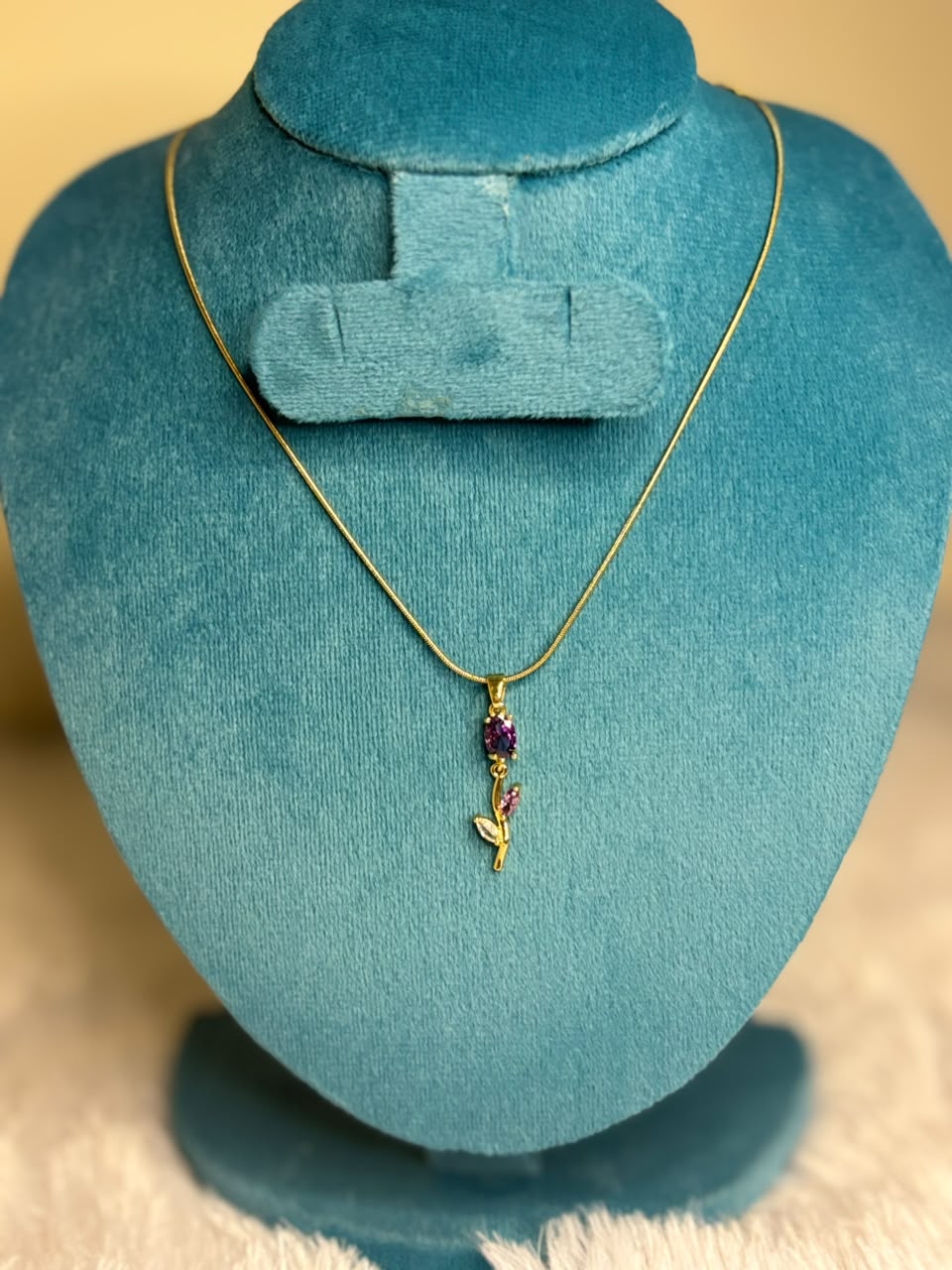 single pendant chain