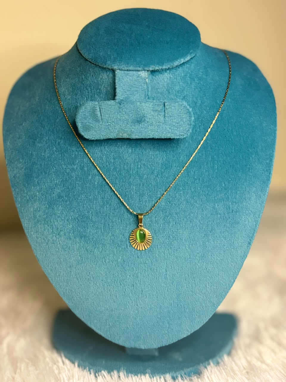 single pendant chain
