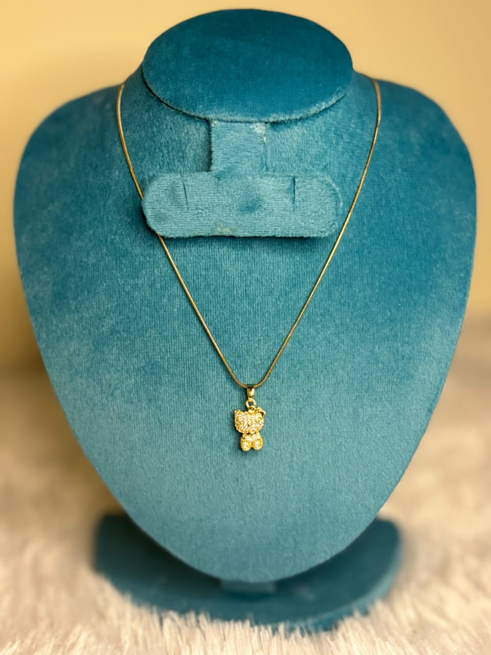 single pendant chain