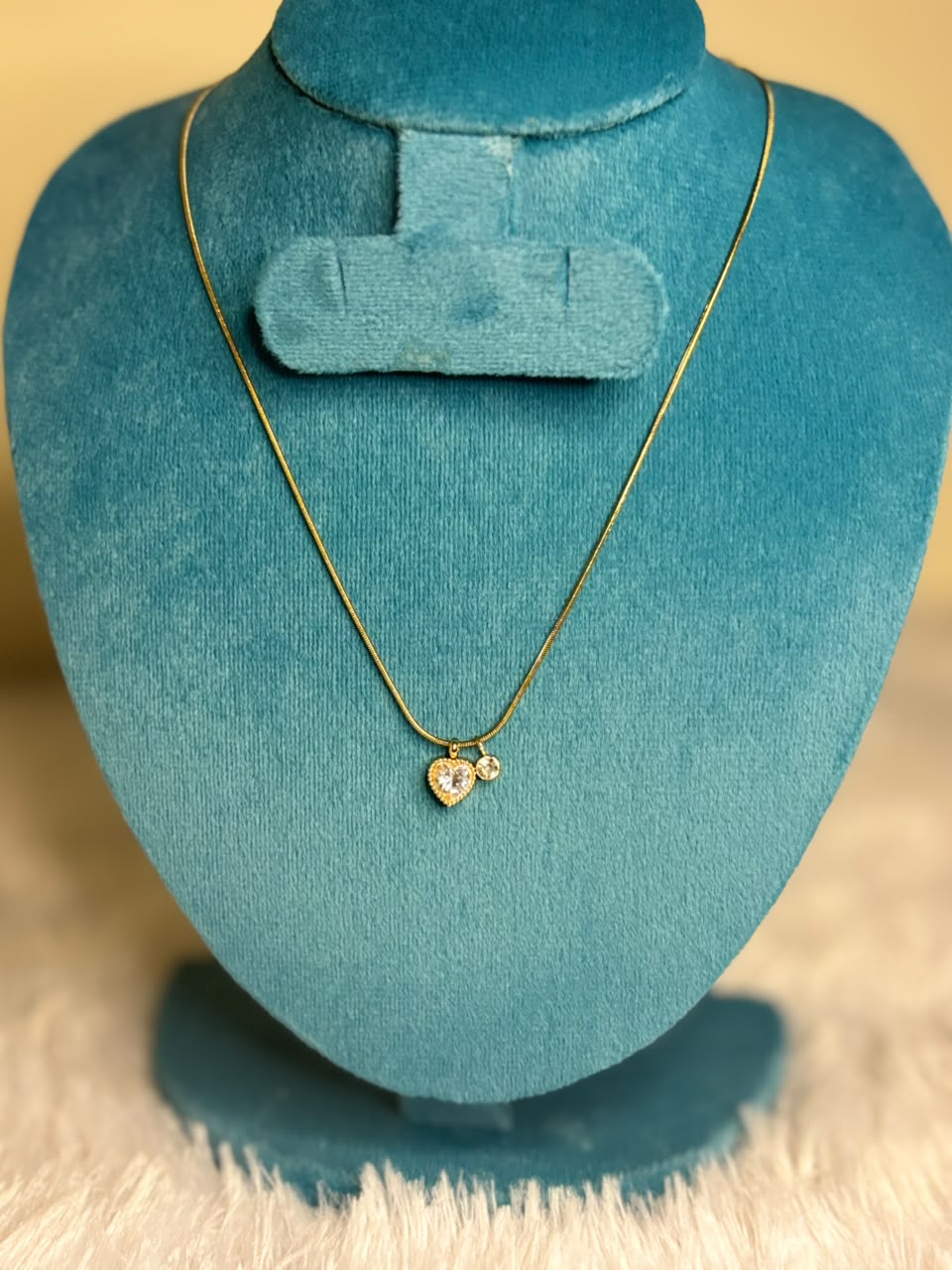 single pendant chain