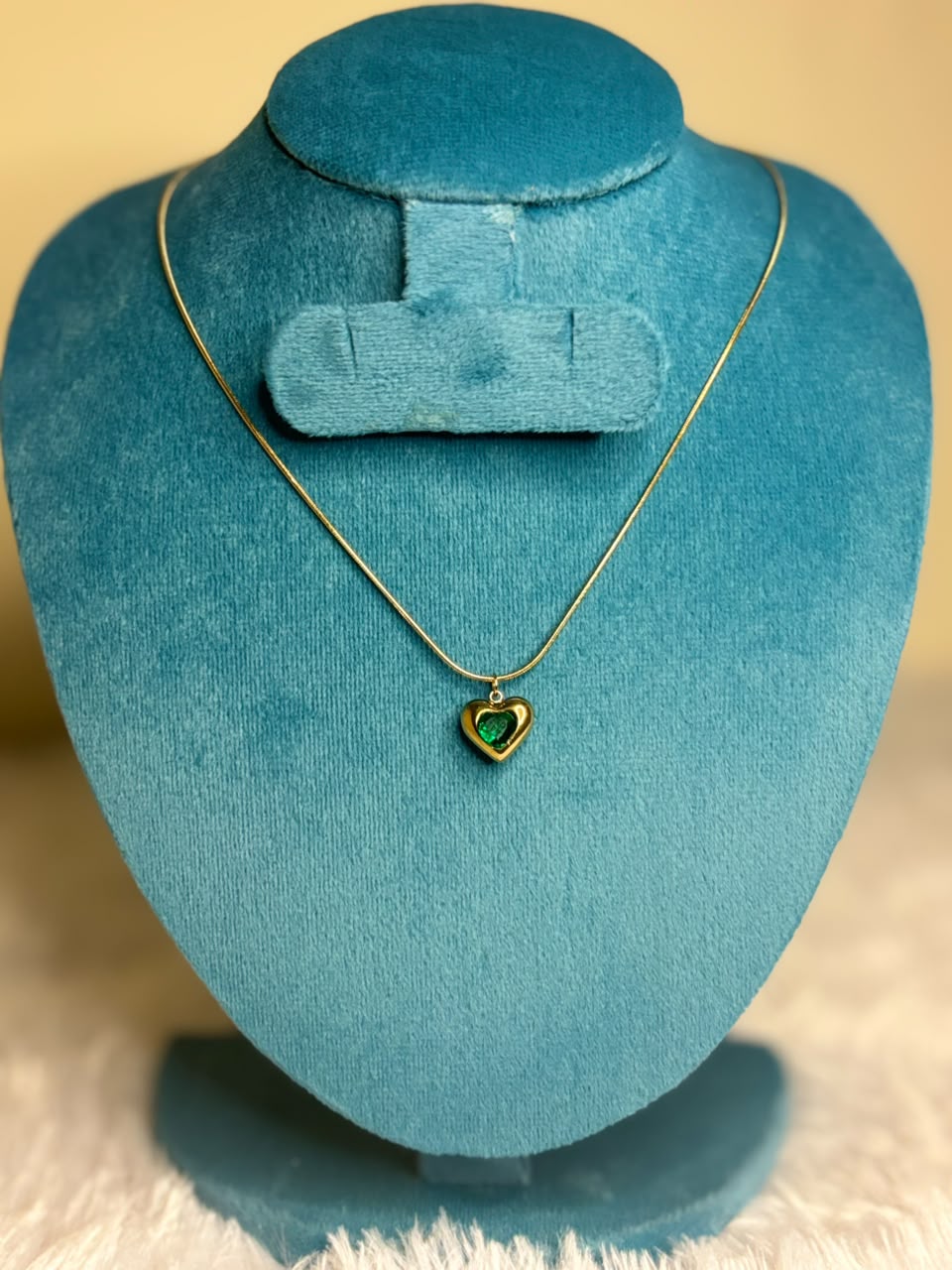 single pendant chain