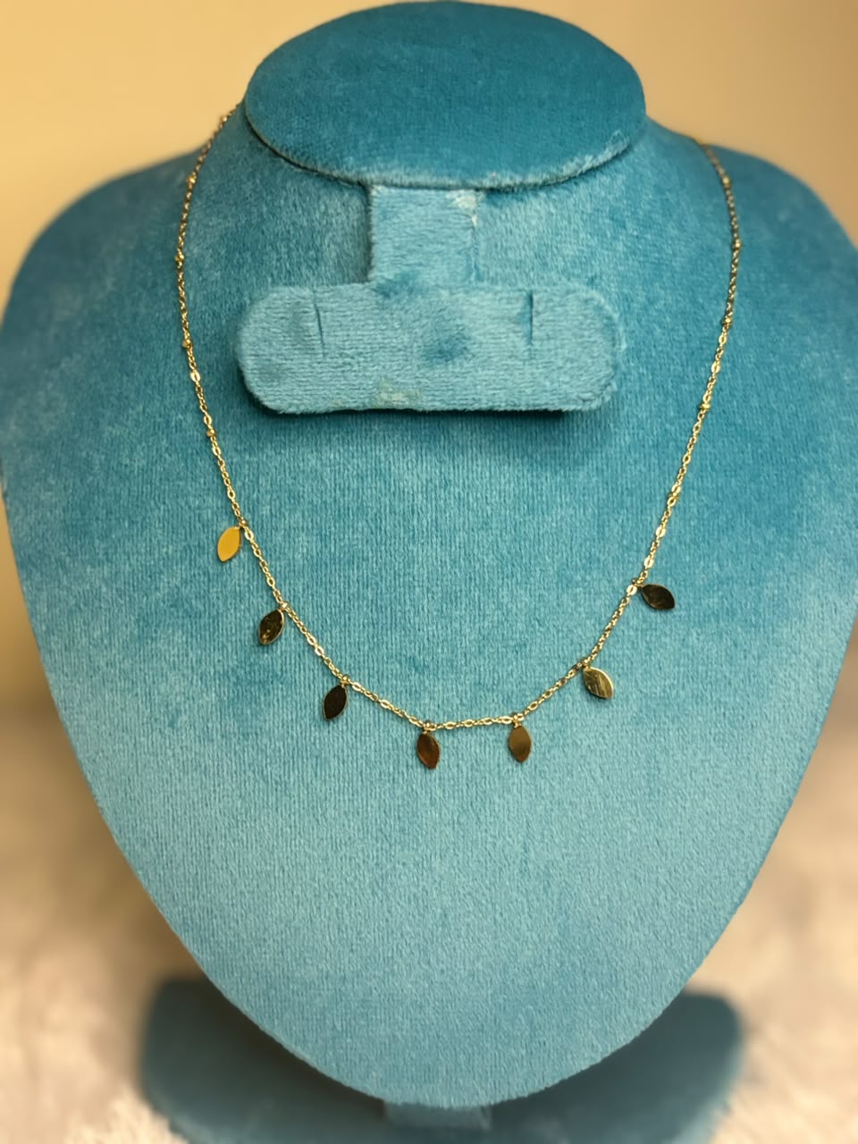 single pendant chain