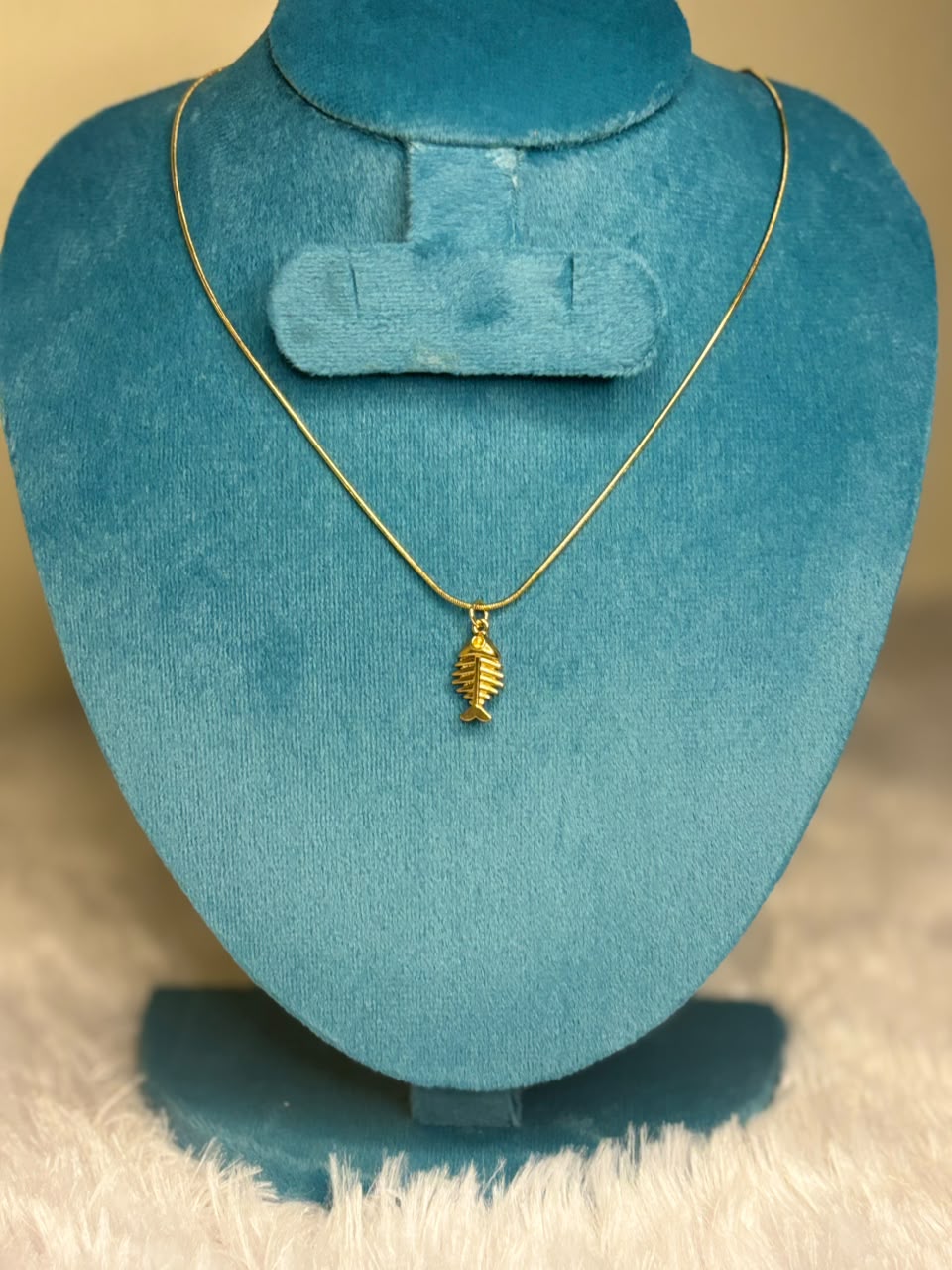 single pendant chain