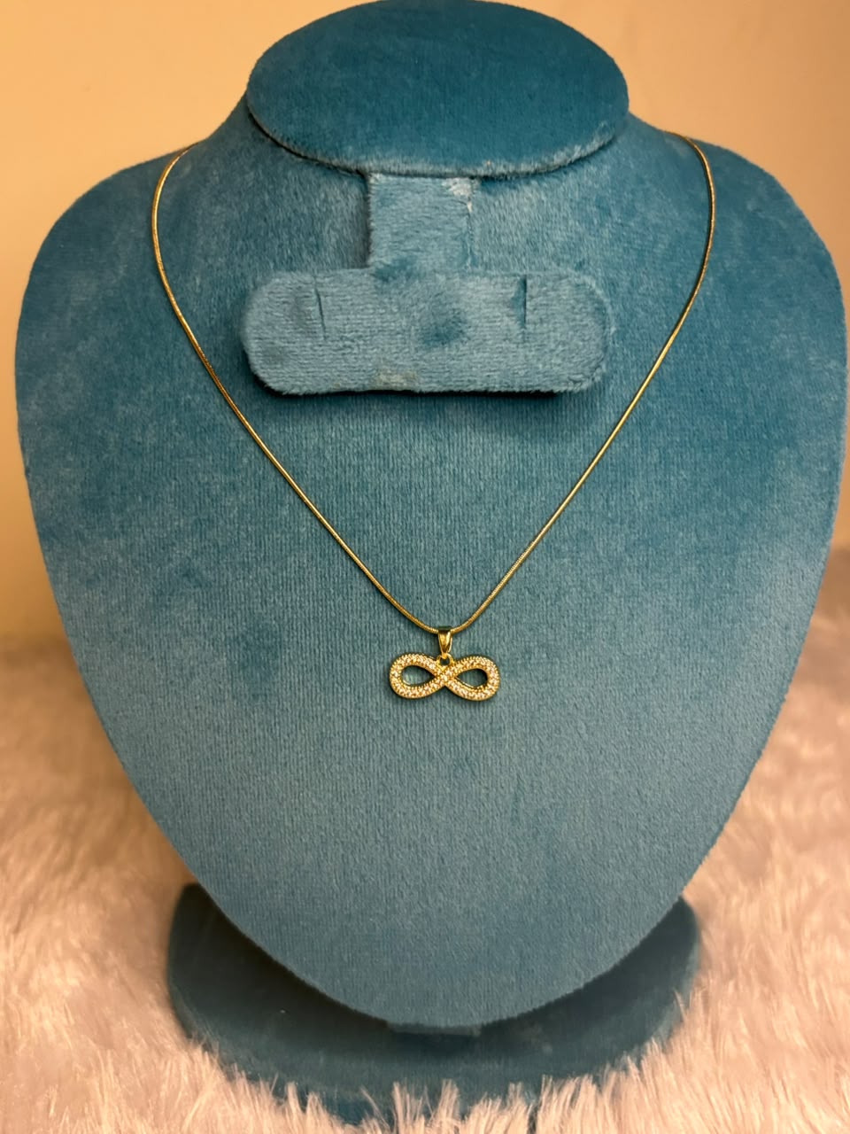 single pendant chain