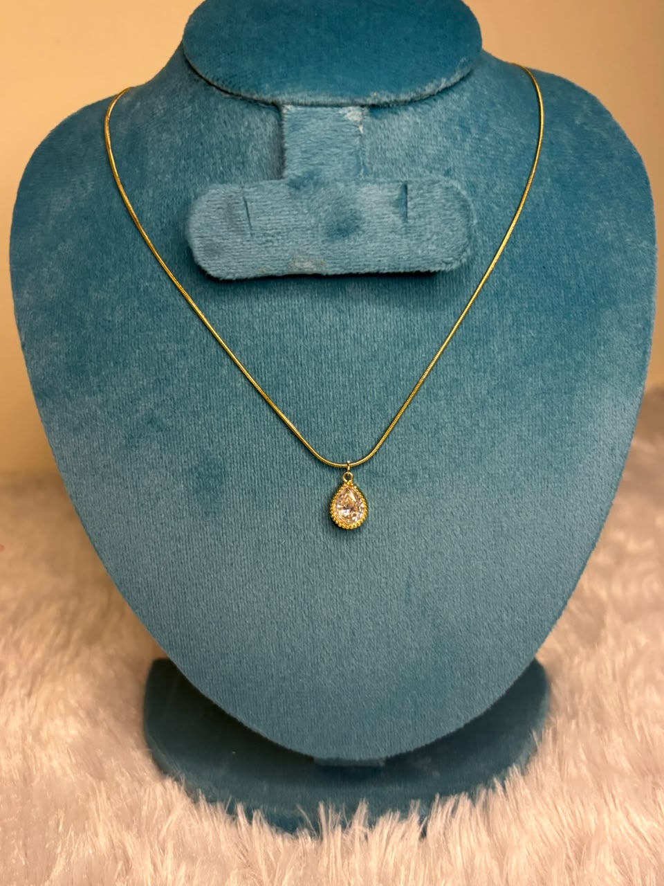 single pendant chain