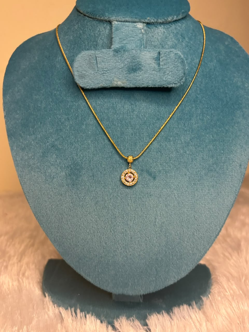 single pendant chain