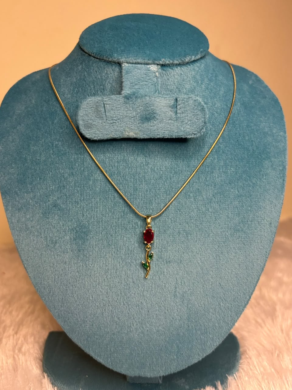 single pendant chain