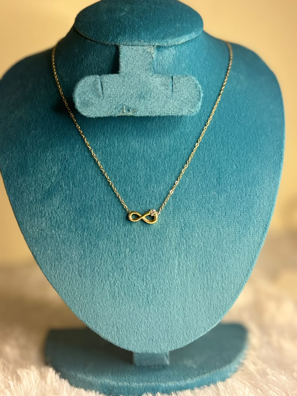 single pendant chain