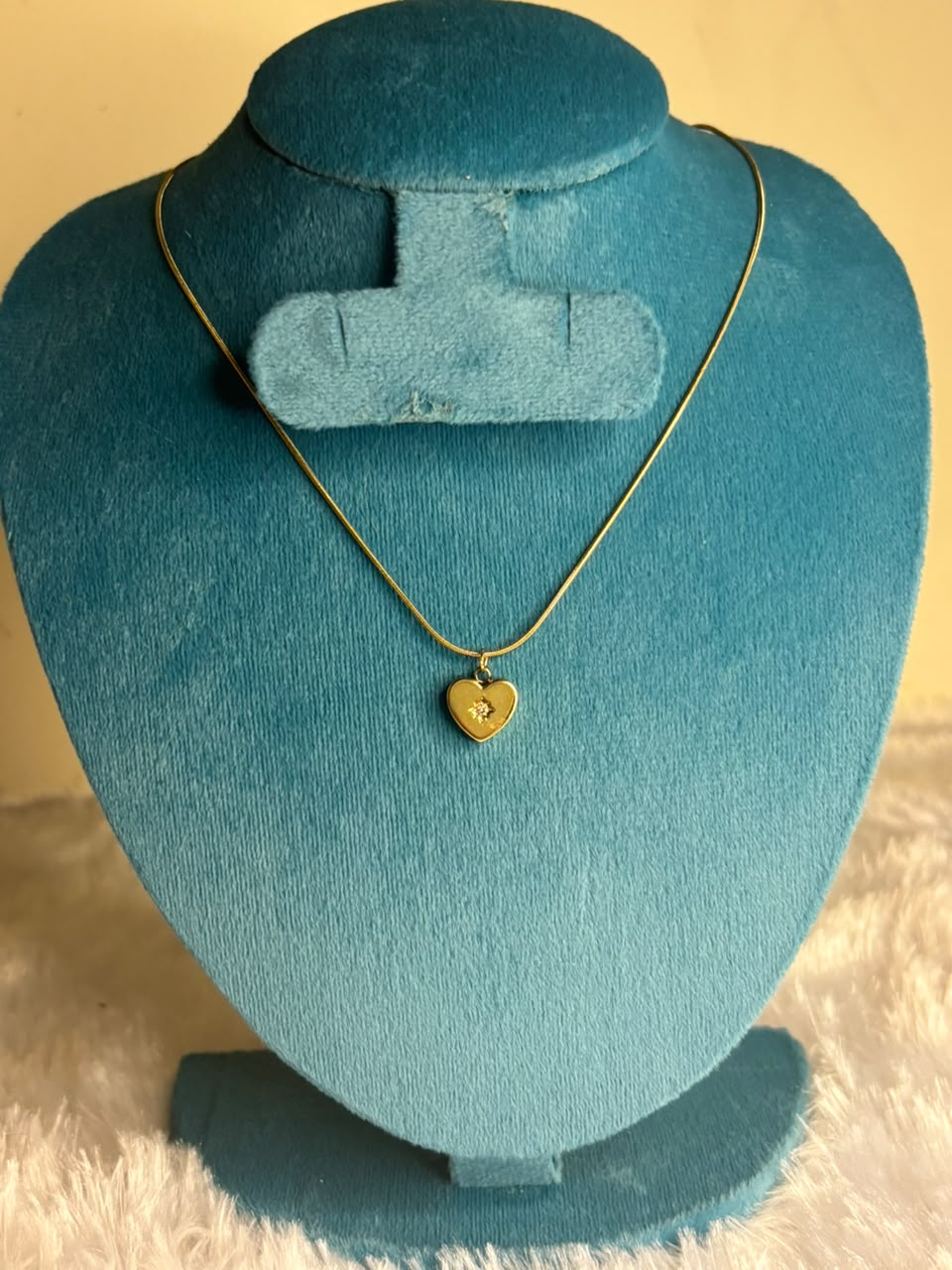 single pendant chain