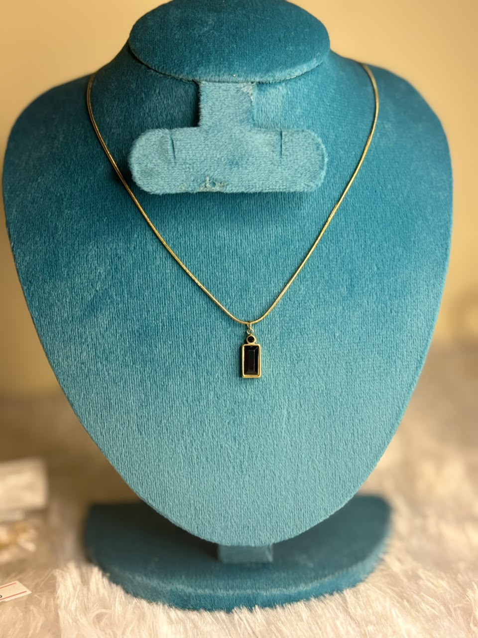 single pendant chain