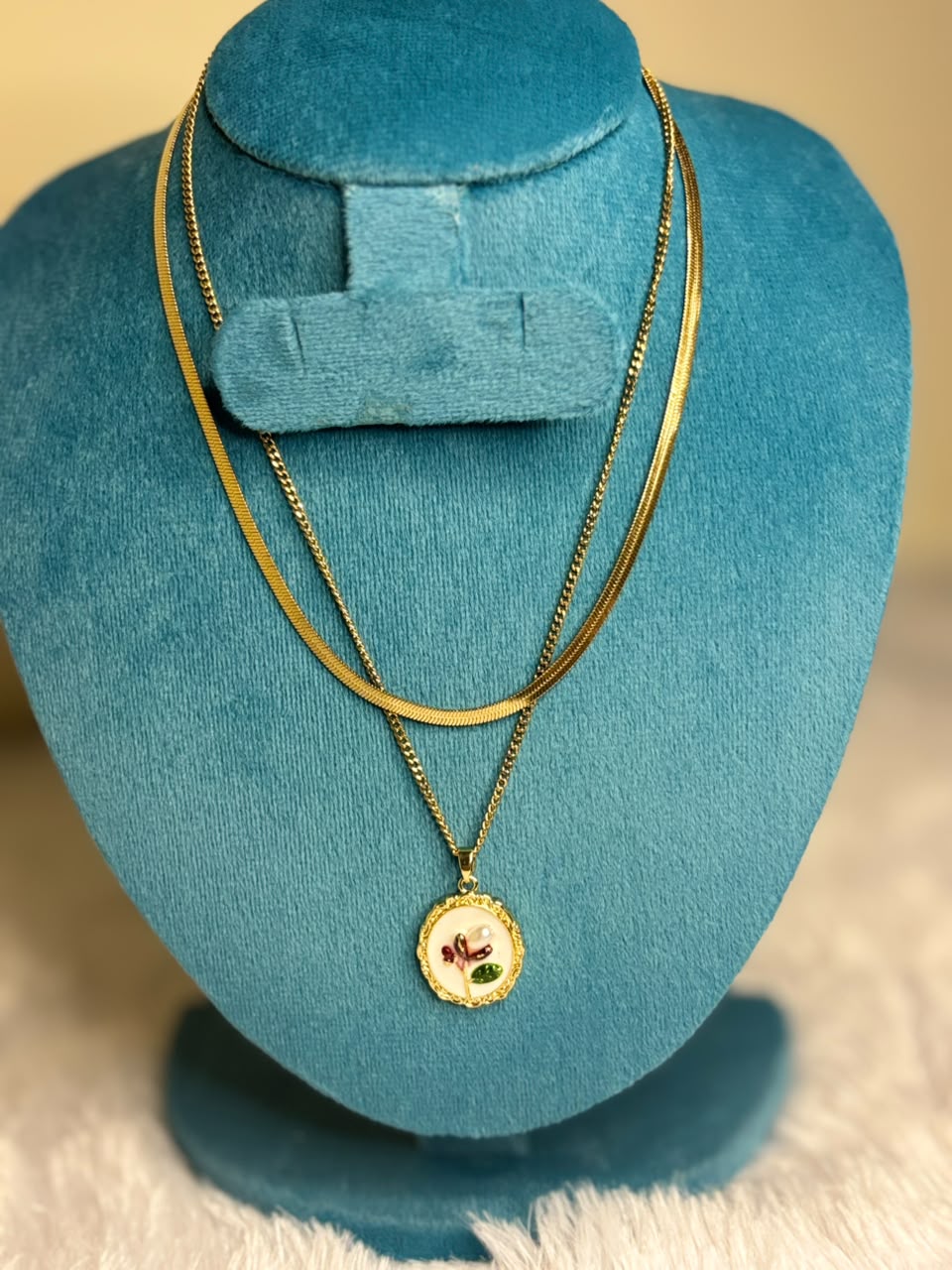 single pendant chain
