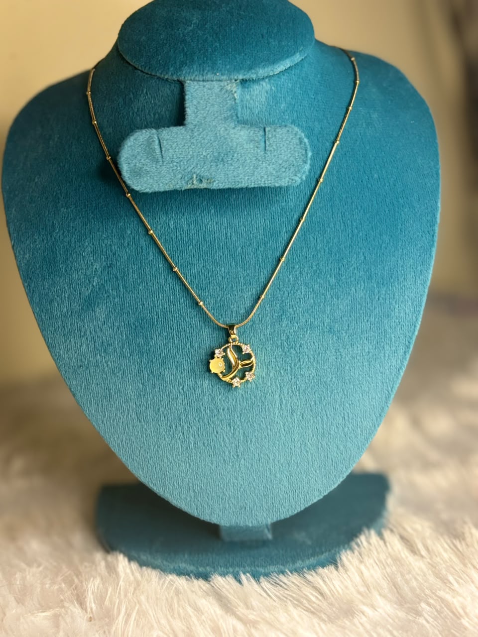 single pendant chain