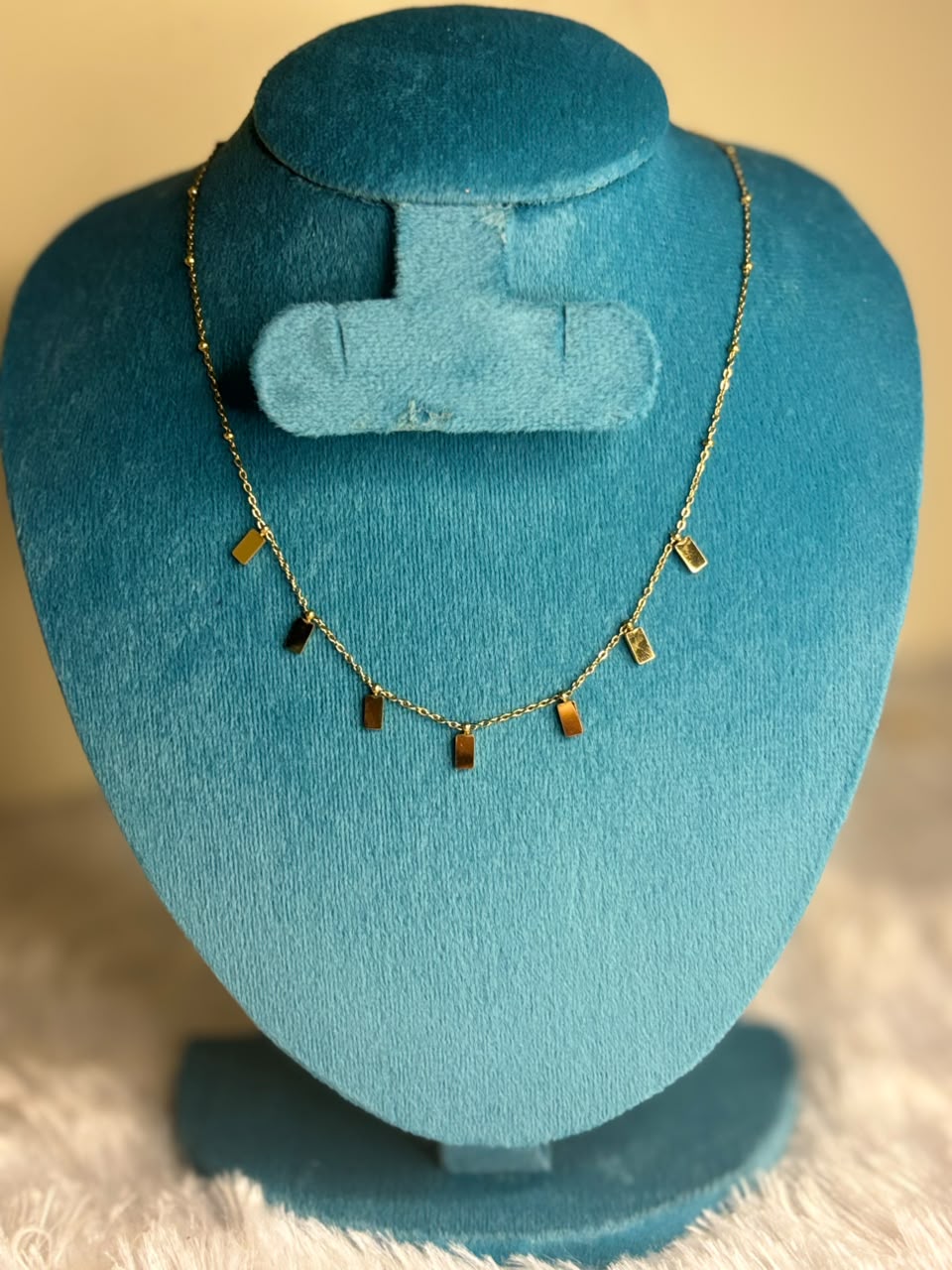 single pendant chain