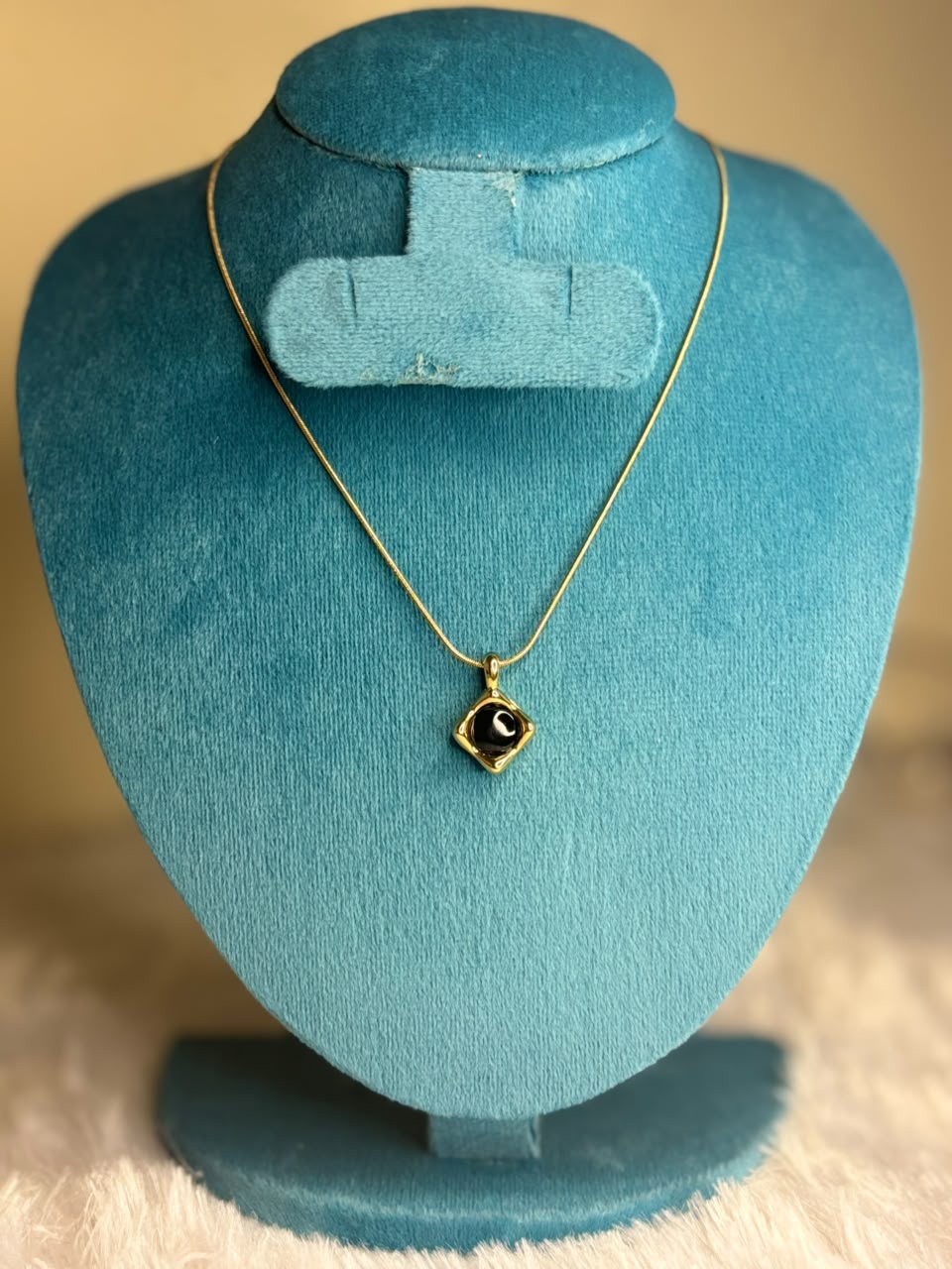 single pendant chain