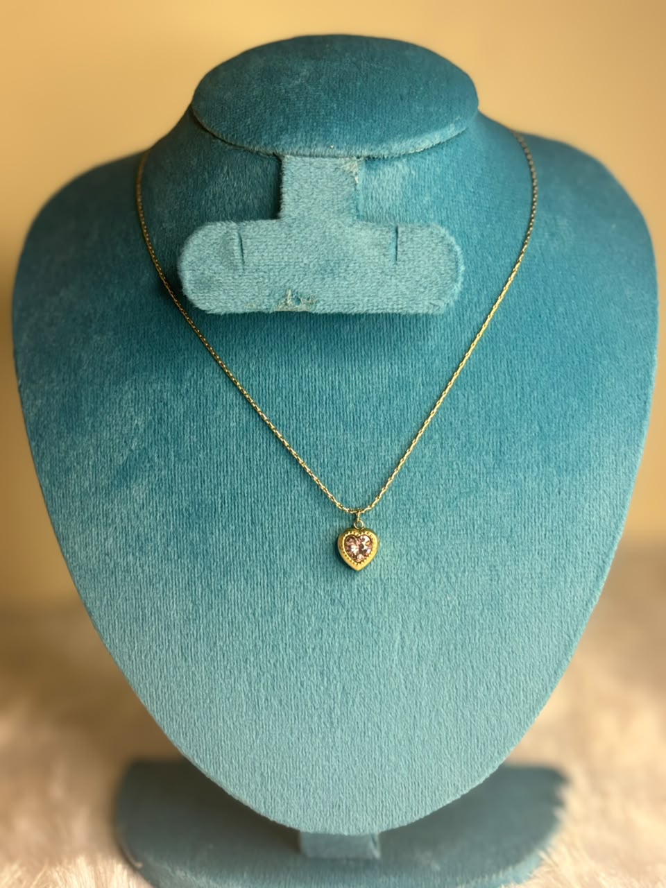 single pendant chain